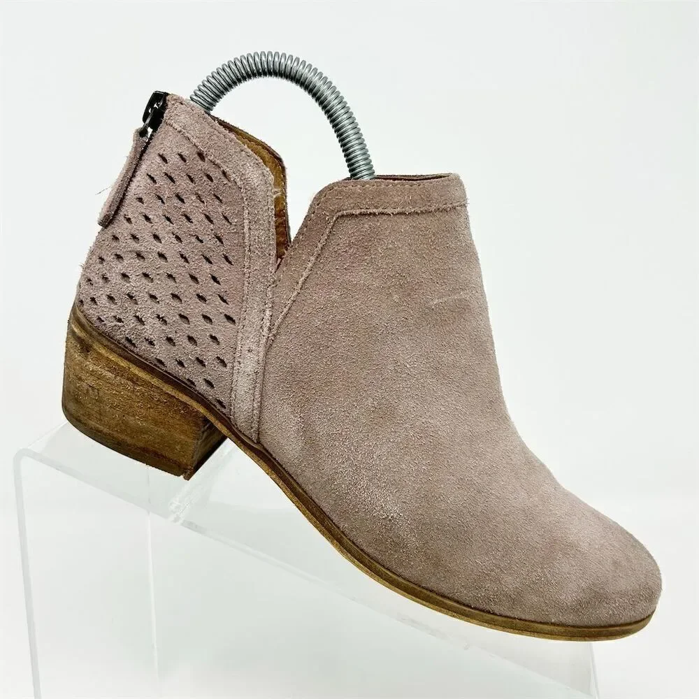 Susina Light Pink Purple Perforated Suede Bootie Size 6M Casual Fall Back Zipper